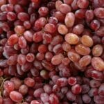 Imported Red grapes (seedless) Per (500 g) - Image 1